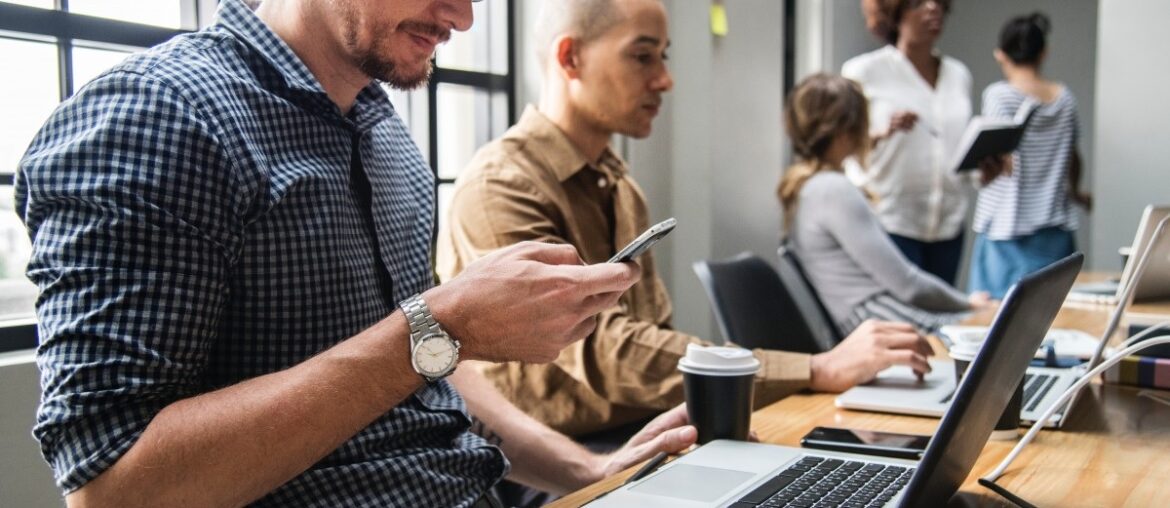 Advantages Of Electronic Communication
