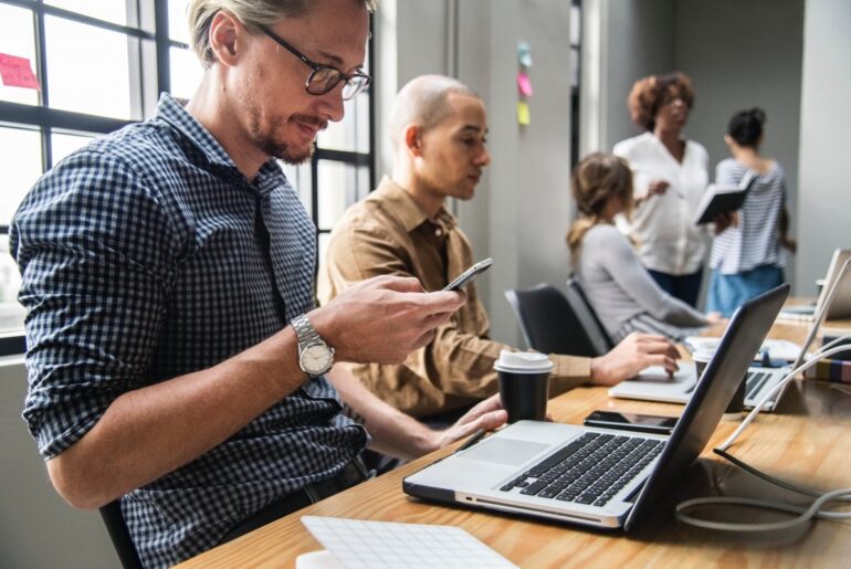 Advantages Of Electronic Communication